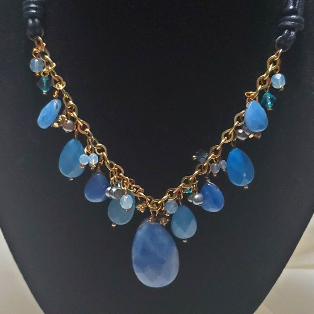 NWT Blue Stone Descending 20" Necklace